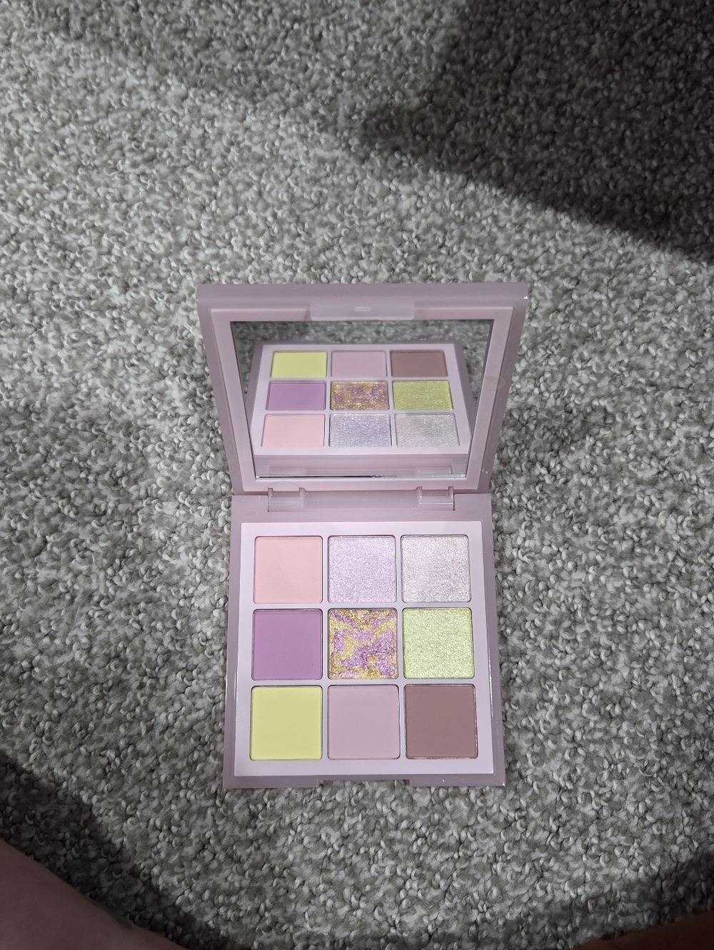 Huda beauty Rose Pastel Palette